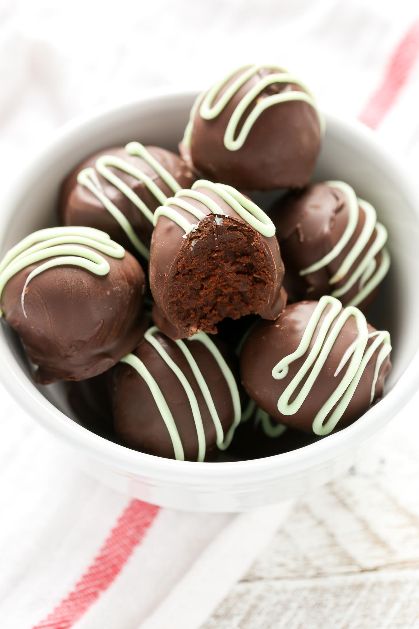 These Mint Chocolate Truffles only require 3 ingredients and can be made using just the microwave. The perfect treat for mint chocolate lovers! 