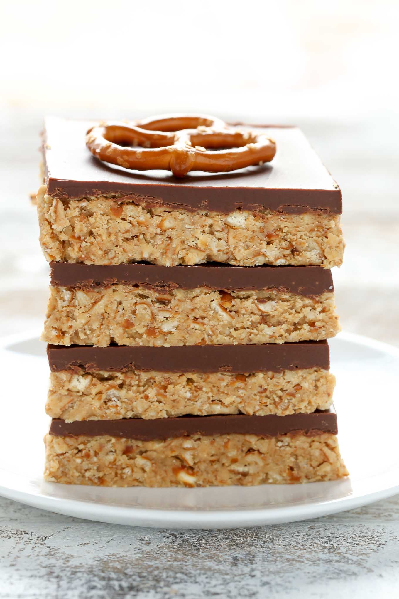 These No-Bake Peanut Butter Pretzel bars are the perfect sweet and salty dessert. You only need five ingredients to make these incredibly easy bars too!