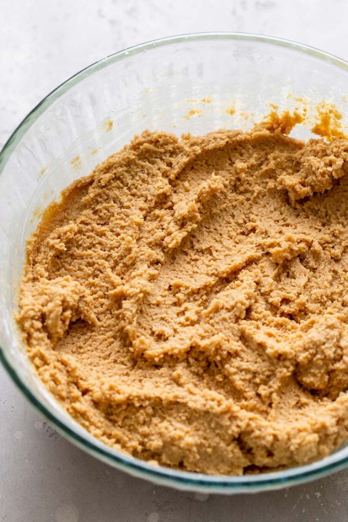 A firm peanut butter mixture intended for no-bake bars.