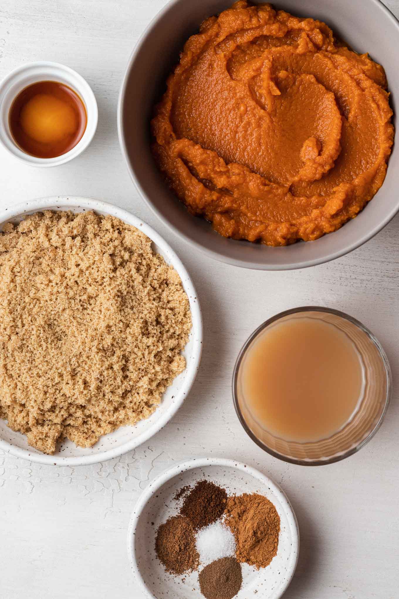 An overhead view of the ingredients needed to make pumpkin butter. 